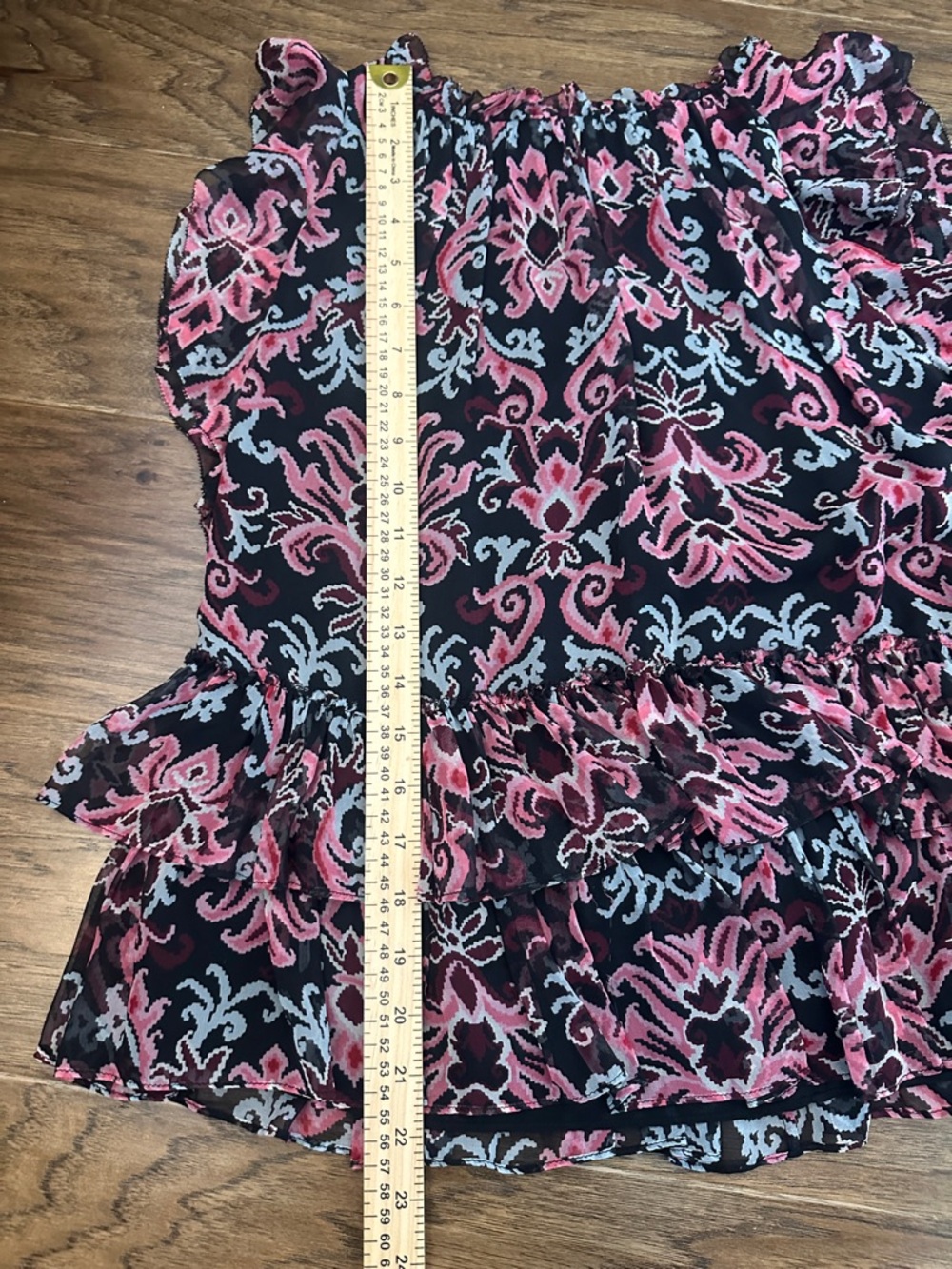 Kate Spade New York Mediun Tapestry Silk Black Grey Prink Chiffon Ruffle Top. - Picture 7 of 10